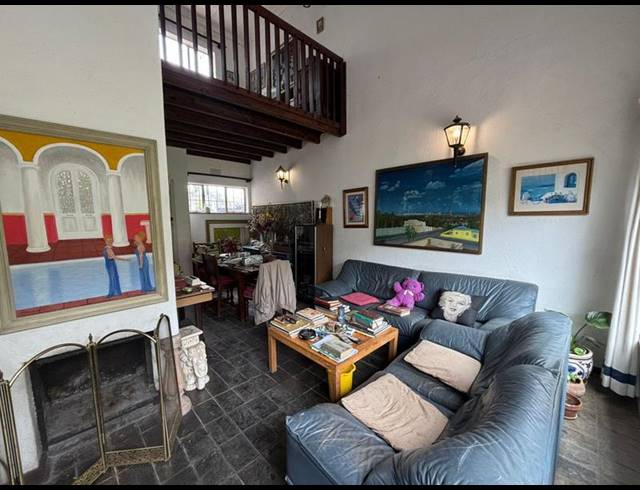 3 BEDROOM HOUSE FOR SALE IN EAST TOWN